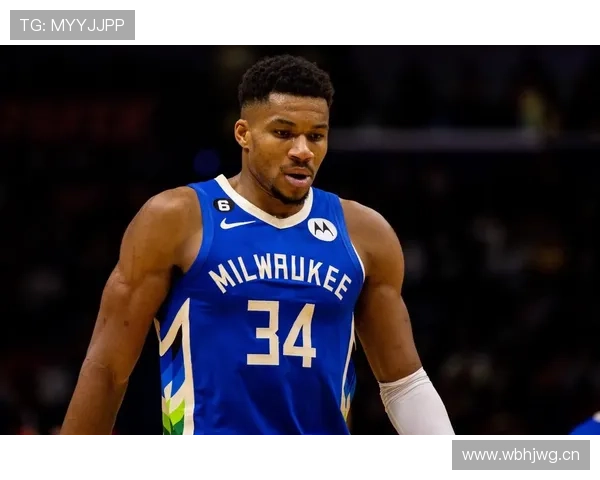 扬尼斯·阿德托昆博逛超市被拍，豪车旁那袋东西的价签让我怀疑人生